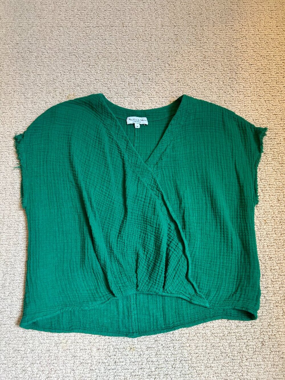 Michael Stars medium top, cropped